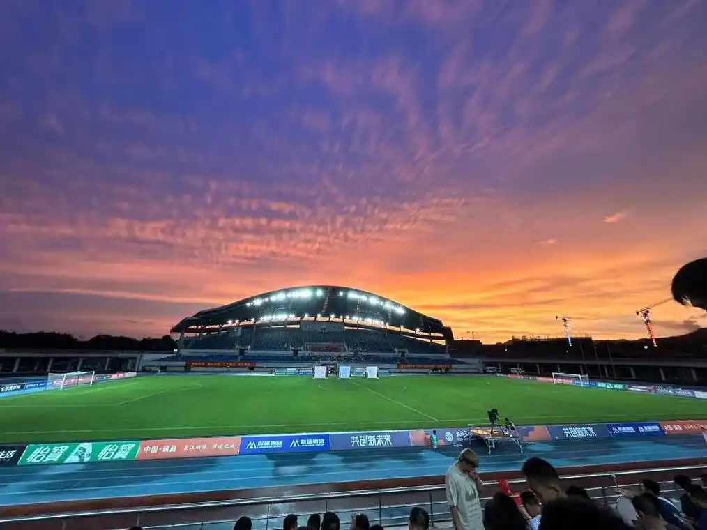 雨燕正在直播NBA赛场